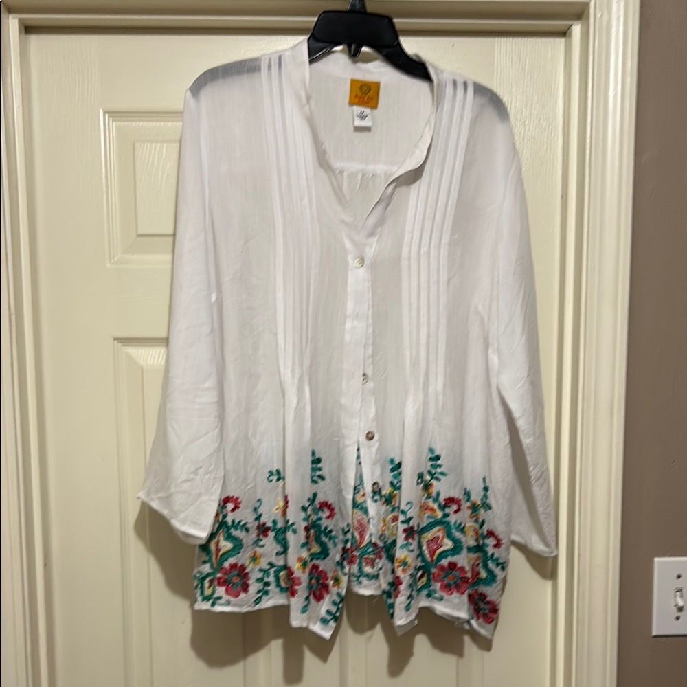 White Pleated 3/4 Sleeve Blouse with Mandarin Collar
